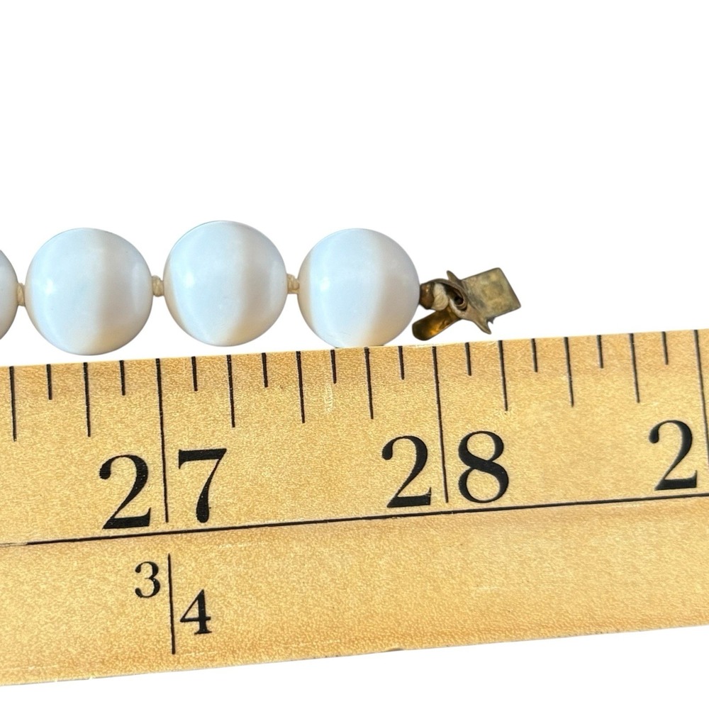 VTG White‎ Beaded Necklace Plastic Individually Knotted 28" Chunky Mid-Century - Picture 10 of 16